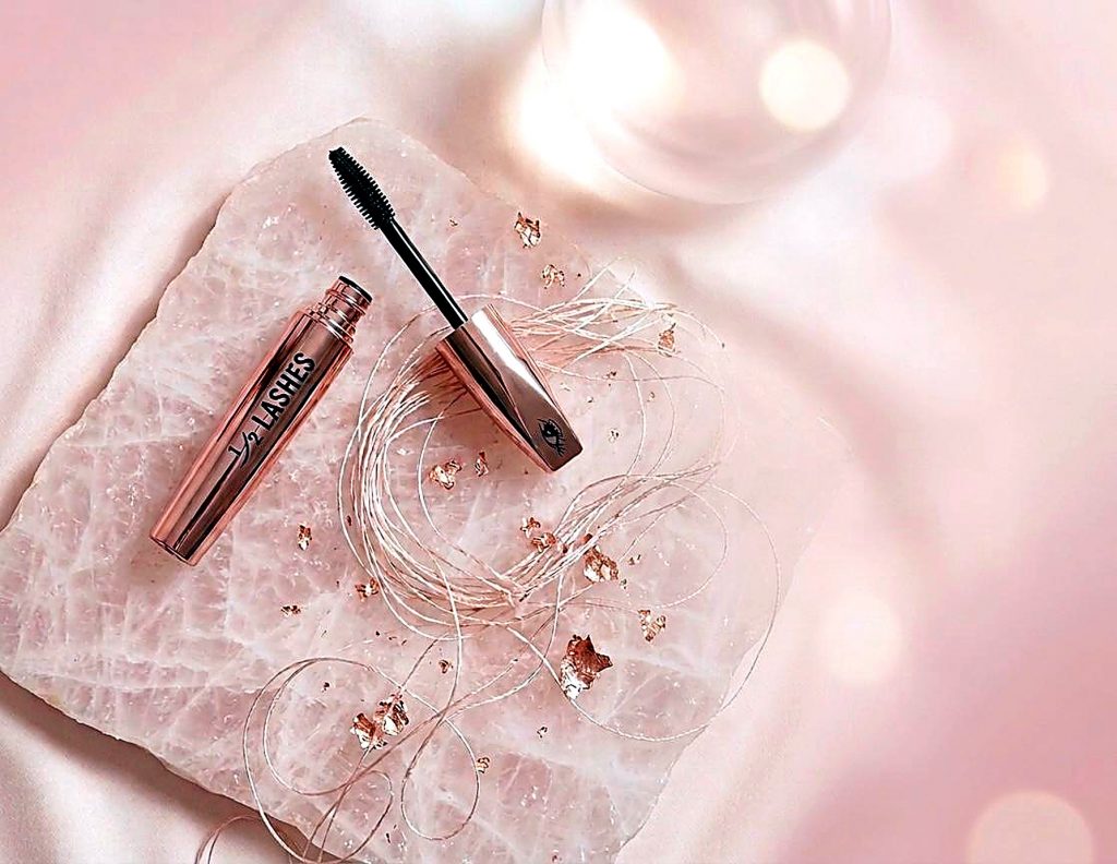 مسكرة LASHES ½ فلات لاي